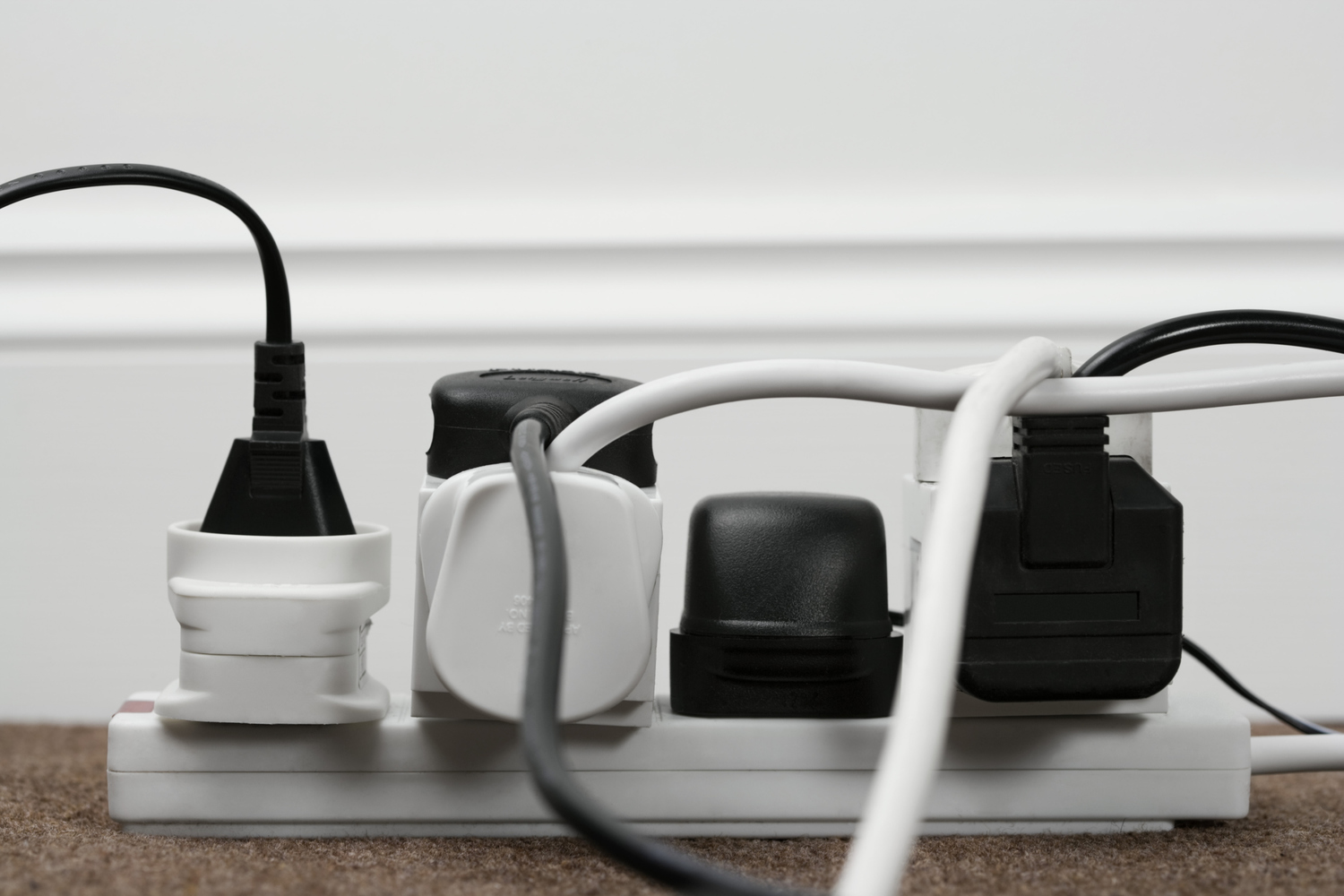Electrical power strip and plugs
